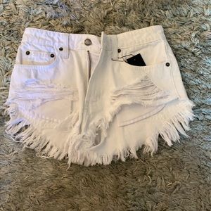 Brand new LF mogan cornelian denim shorts in white